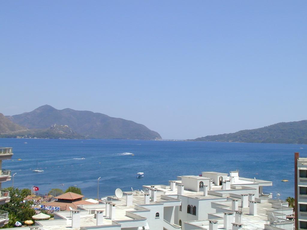 Apart Otel Avos 2*
